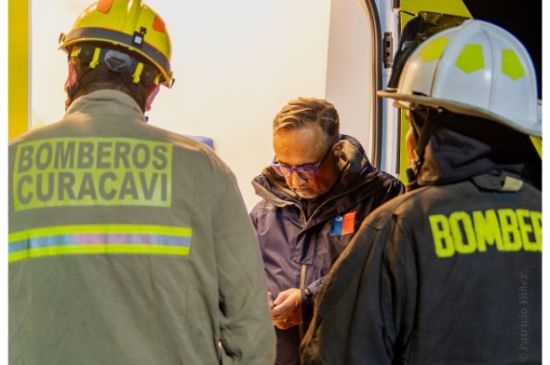 Hallan avioneta ambulancia siniestrada en los cerros de Curacaví